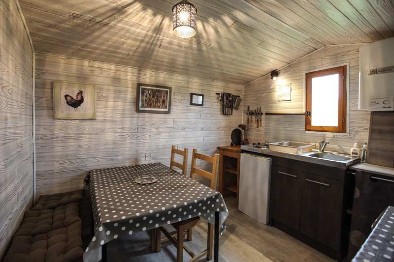 gite cabane au chenes