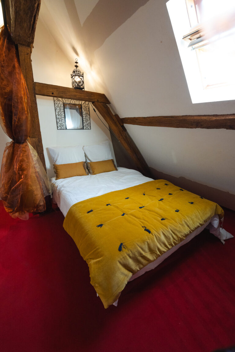 grand-maison-gite-vouvray-etage-chambre-orientale-2
