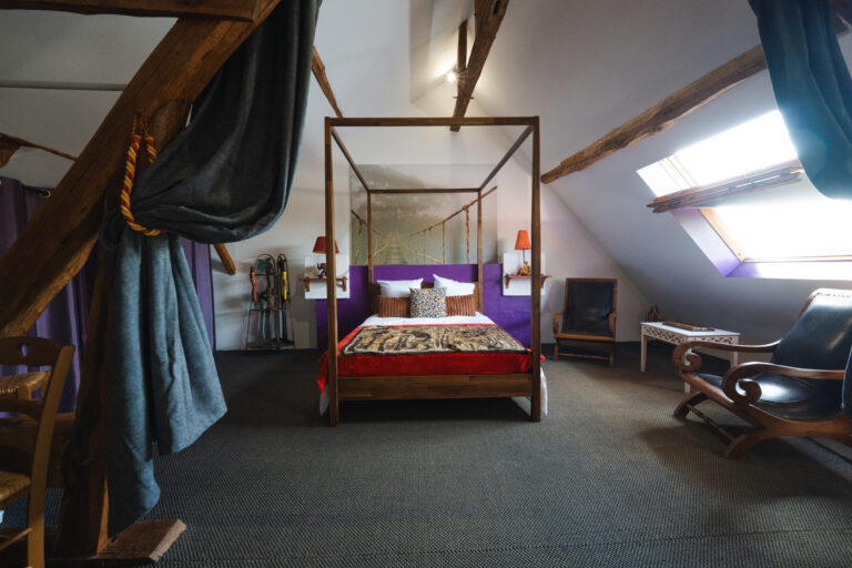 grand-maison-gite-vouvray-etage-chambre-savane-1